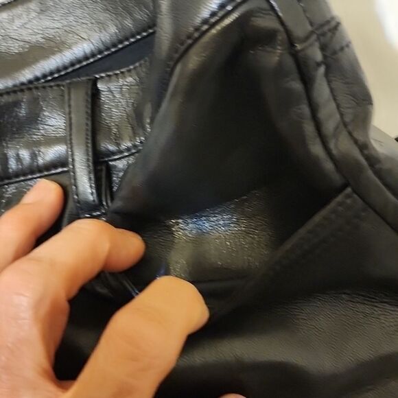 Aritzia Wilfred vegan leather pants size 4 - Picture 5 of 11